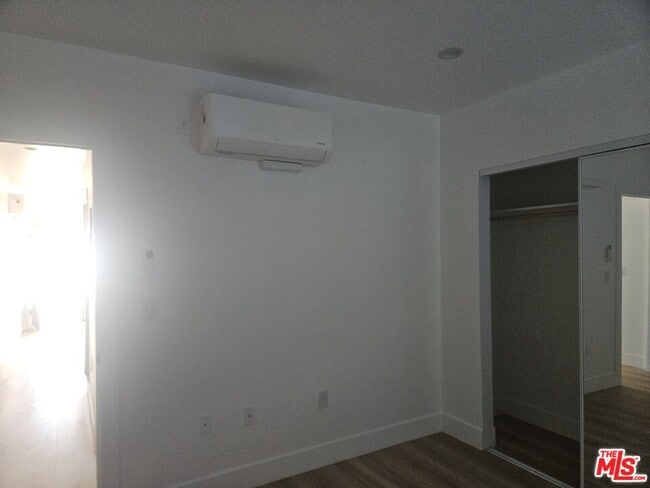 Building Photo - 3209 W 18th St