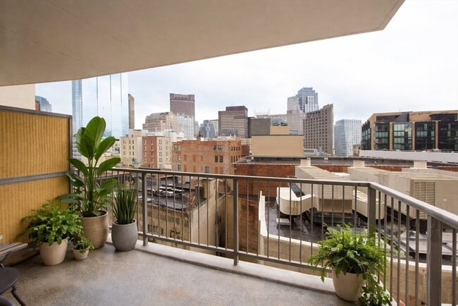 Building Photo - 151 Tremont St