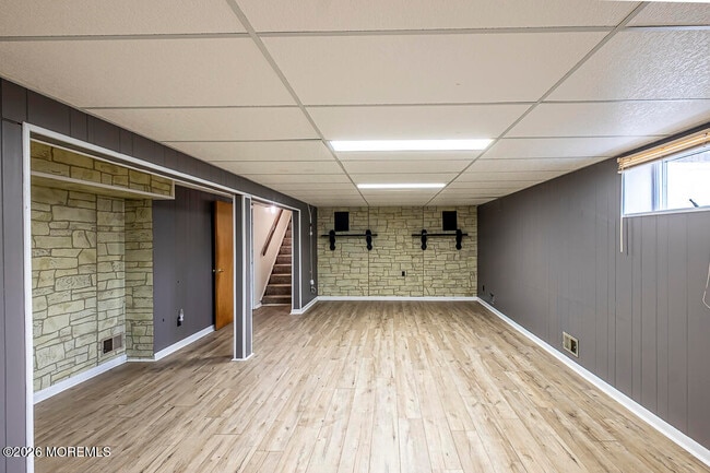 Building Photo - 614 Dow Ave