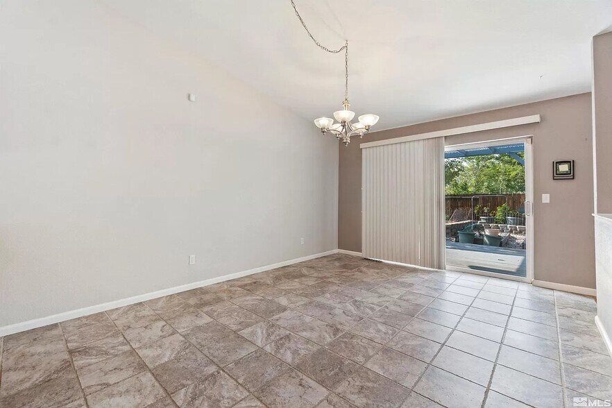 Dining Room Sliding Door to Deck - 1975 Putnam Dr