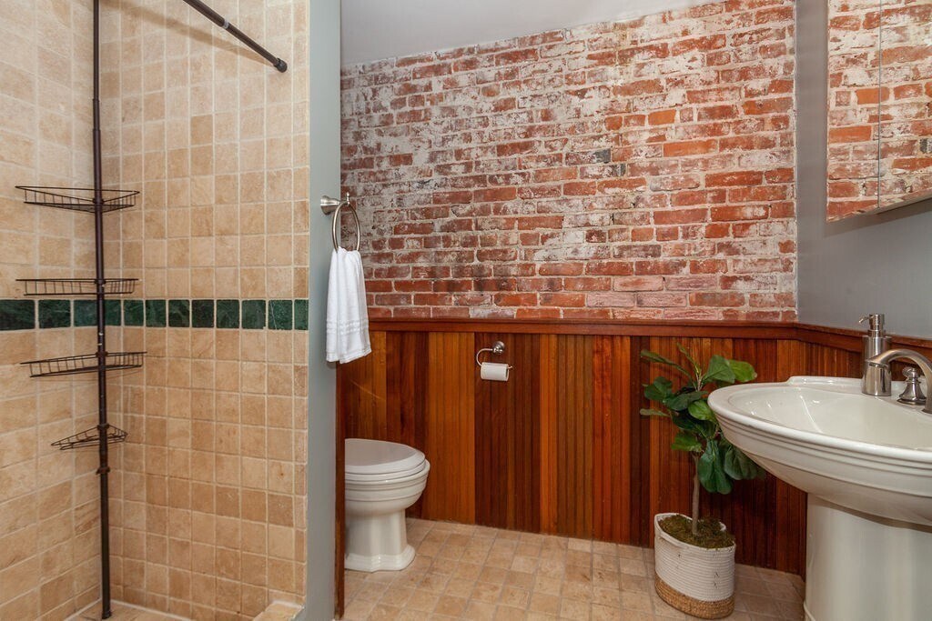 Building Photo - 797 Columbia Rd