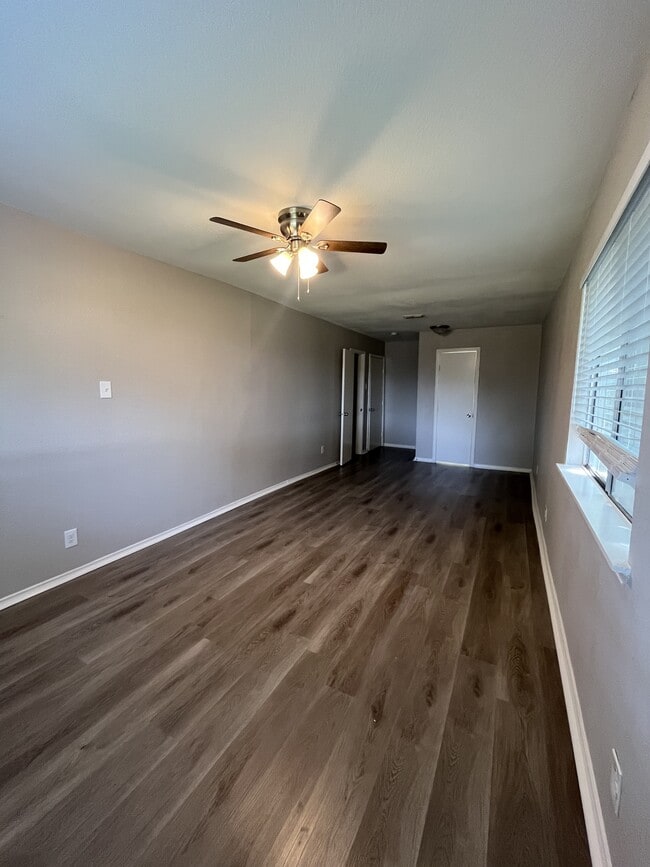 Building Photo - 8328 Campanella Dr