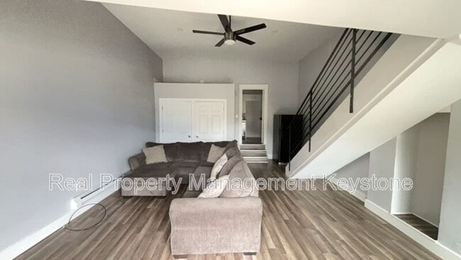 Building Photo - 1245 Chartiers Ave