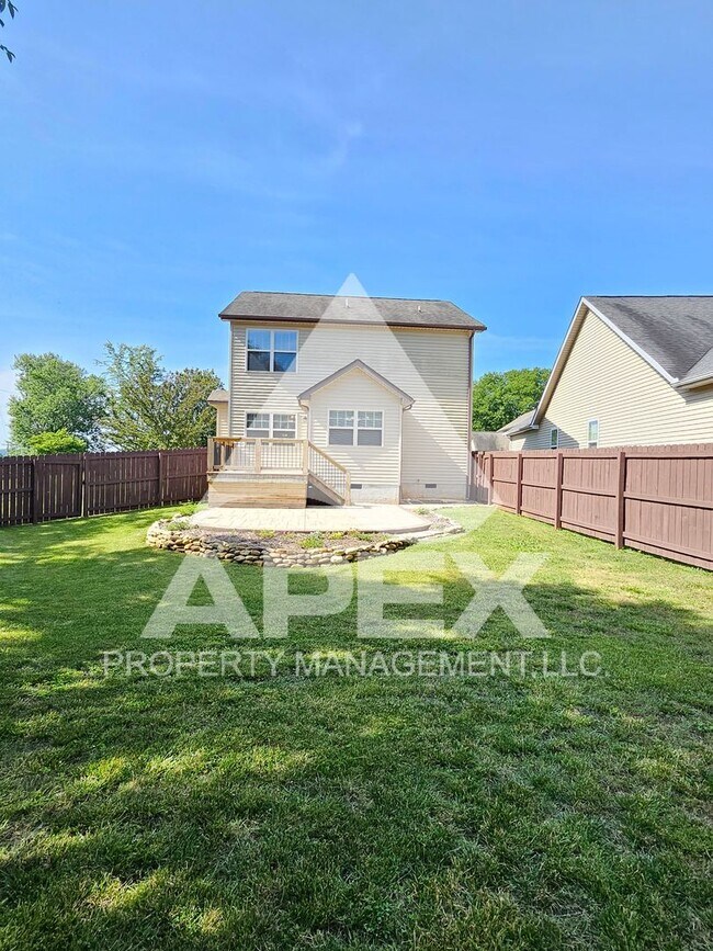Building Photo - West Knoxville – Beautifully Upgraded - 3 ...