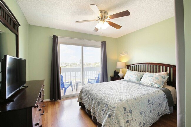 Building Photo - 608 Carolina Beach Ave S