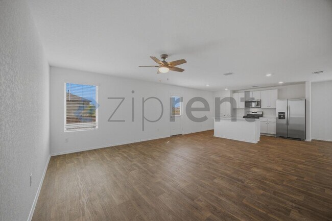 Building Photo - 5106 Blind Shot