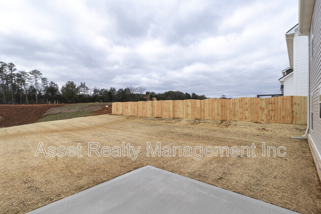 Building Photo - 7641 Honey Oaks Rd