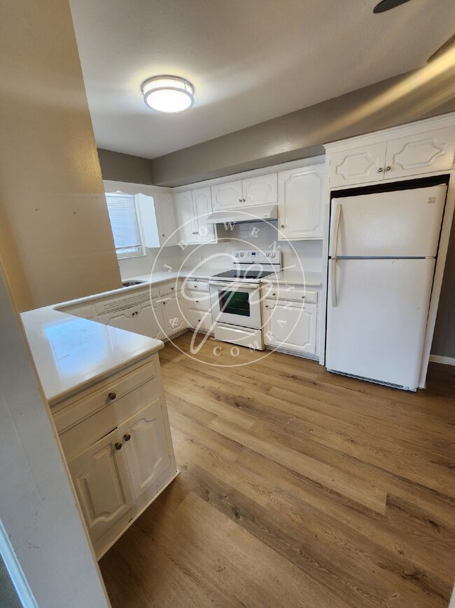 Building Photo - Charming 2-Bed, 2-Bath Condo with many upd...