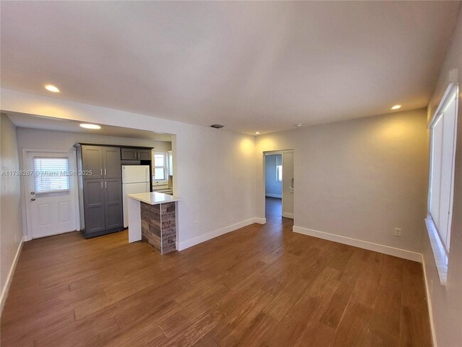 Building Photo - 2355 SW 27th St