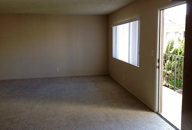 Building Photo - 2115 Mathews Ave