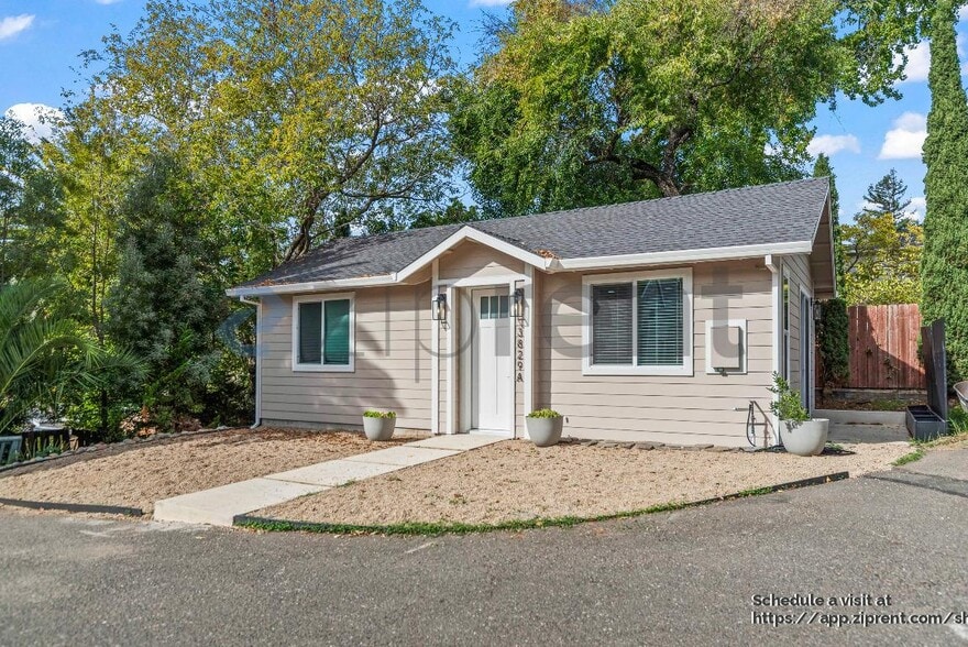 Building Photo - 3829 Buell St