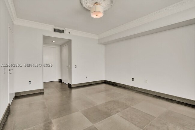 Building Photo - 450 Alton Rd