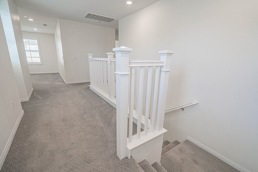 Building Photo - 17047 Zion Dr