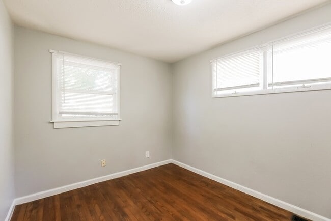 Building Photo - 7400 E 86th St