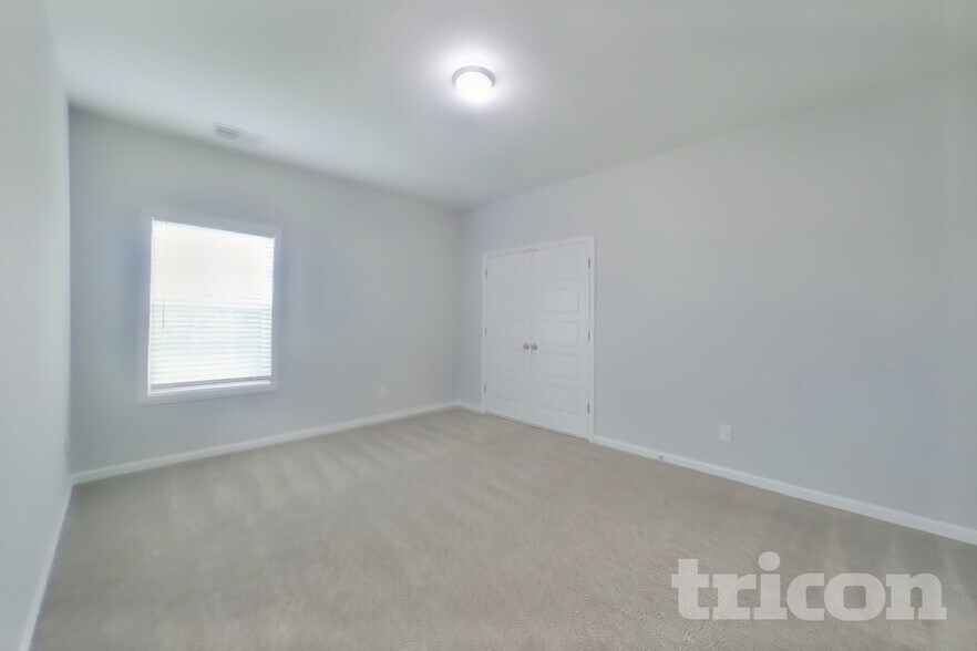 Building Photo - 713 W Coker Way