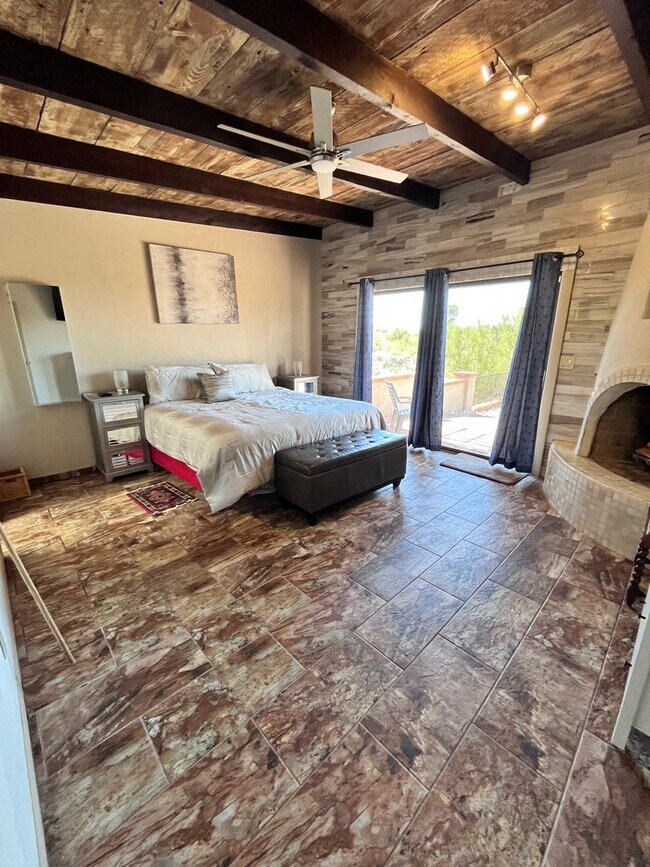 Building Photo - Catalina Foothills- 3 bedroom/ 3 bathroom ...
