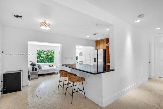 Building Photo - 265 Glenridge Rd