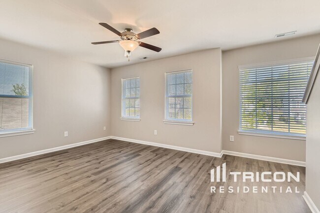 Building Photo - 1804 Hoosac Dr