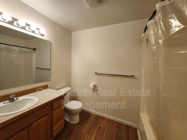Building Photo - 4041 Lunar Dr