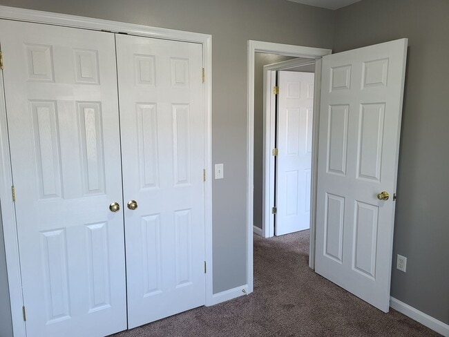 Building Photo - 3 Bedroom Townhome for Rent in Waynesboro