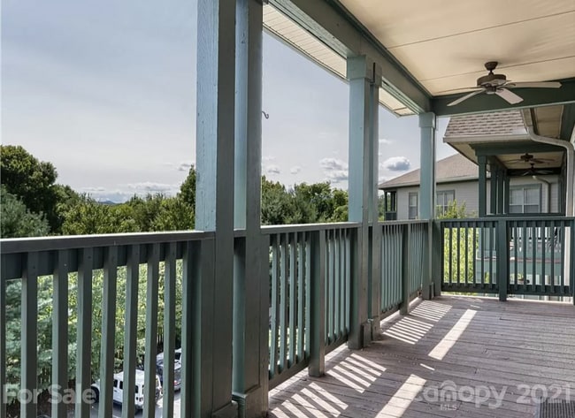 Building Photo - Beautiful Asheville Condo-Located in The Beaucatcher House!