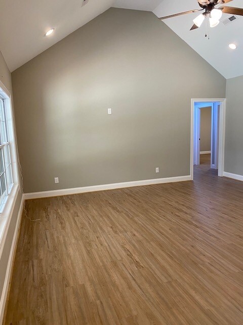 Building Photo - 1546 Sunglow Dr