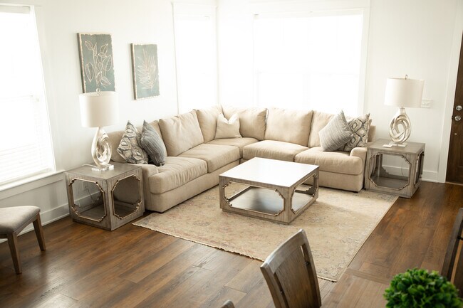 Building Photo - 2117 Loretta Parker Ln