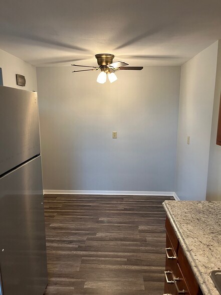 Dining area - 24 Joseph Dr