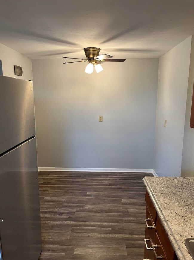 Dining area - 24 Joseph Dr