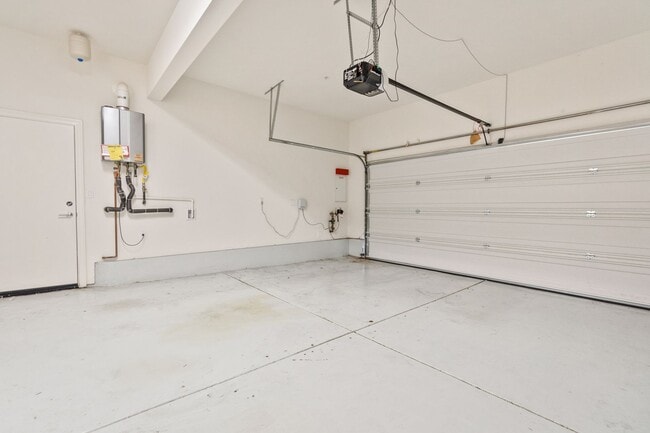 Building Photo - Beautiful newly built 4 bedroom, 3 bath home in the quiet, gated community of Westgate!