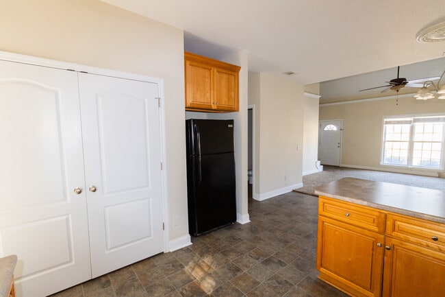 Building Photo - 8100 Burkhalter Rd