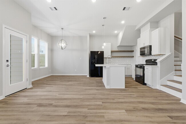 Building Photo - 208 Clark Rd