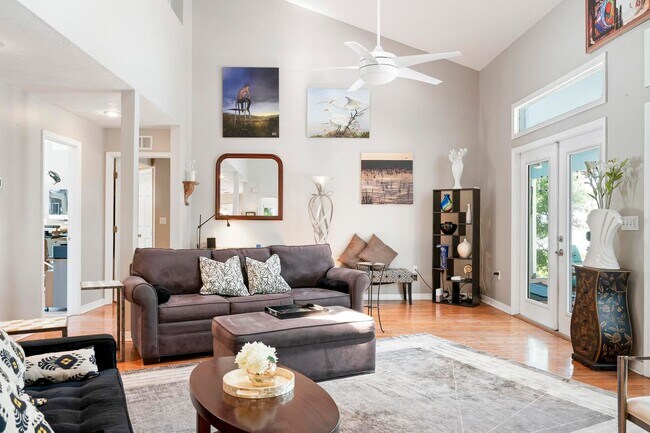 Building Photo - ** STUNNING 4 BEDROOM 2 FULL BATH/ 2 HALF BATH HOME WITH A PRIVATE POOL LOCATED JUST MINUTES FROM...