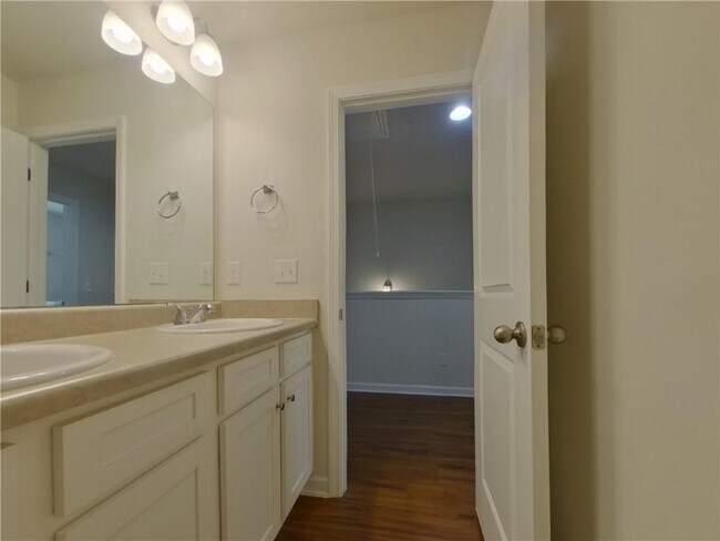 Building Photo - 4015 Evelyn View Ct