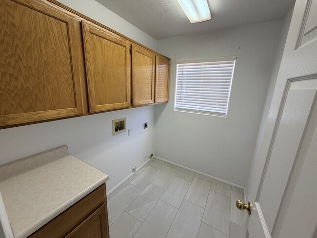 Building Photo - 204 N 2000 E