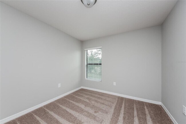 Building Photo - 387 Begonia Ct