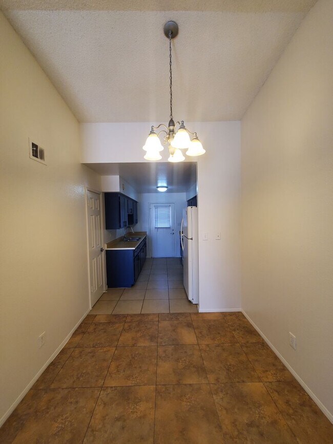 Building Photo - 4533 E Contessa St