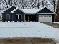 Building Photo - 706 Foret Mansur