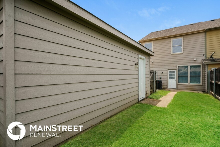 Building Photo - 10648 Traymore Dr