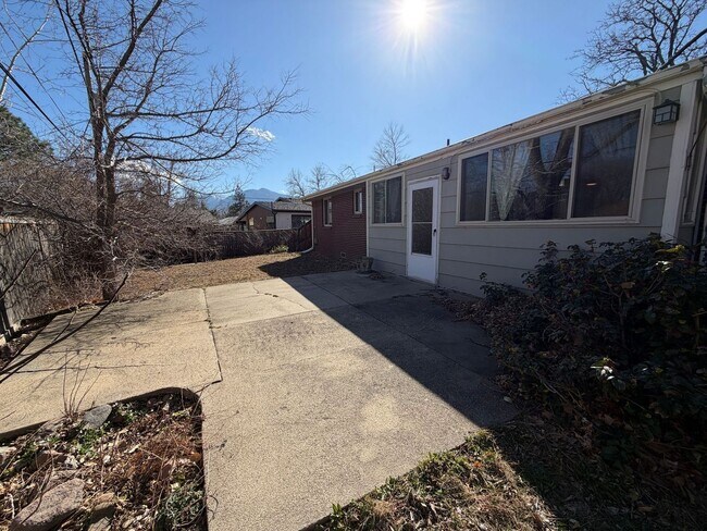 Building Photo - Open and Bright 3BD Home in Desirable Boulder Neighborhood