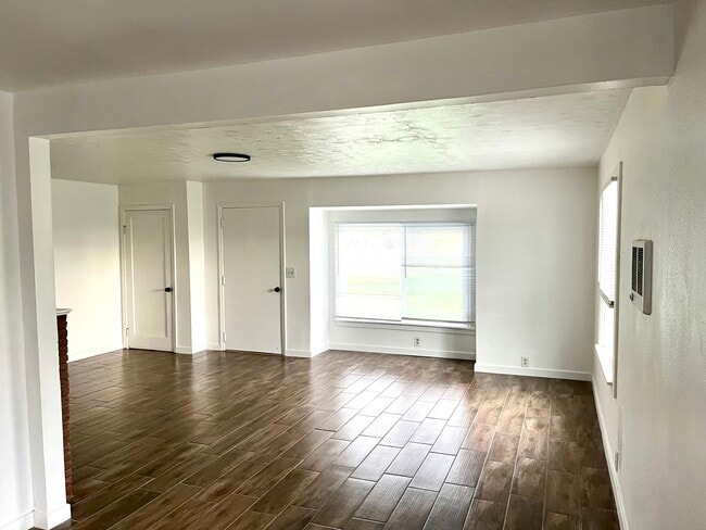 Building Photo - 14318 67th Ave NE