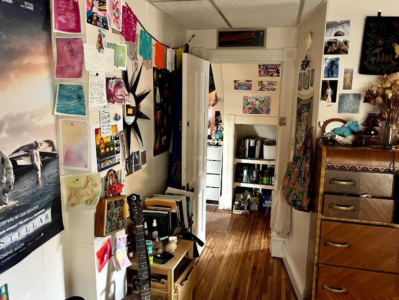 Building Photo - 227 S 4th St