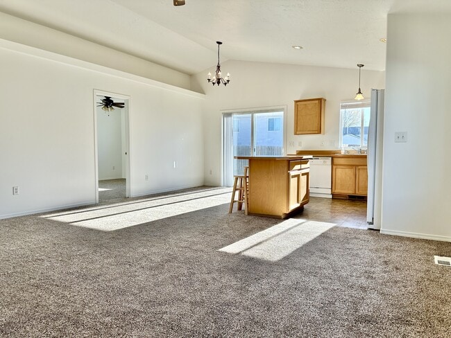 Building Photo - 10113 W Barberry Ave