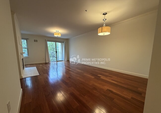 Building Photo - 600 Chestnut St