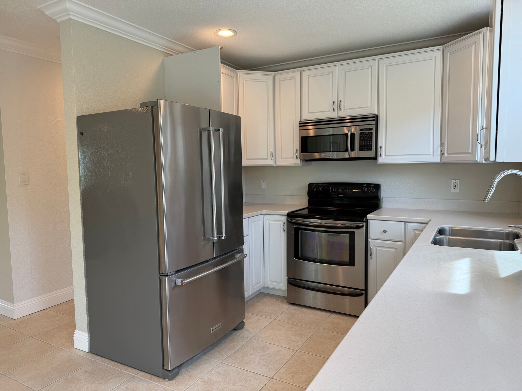 Building Photo - 3149 Rogers Ave