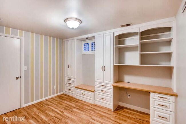 Building Photo - 5 br, 2 bath House - 1408 Brentwood Drive
