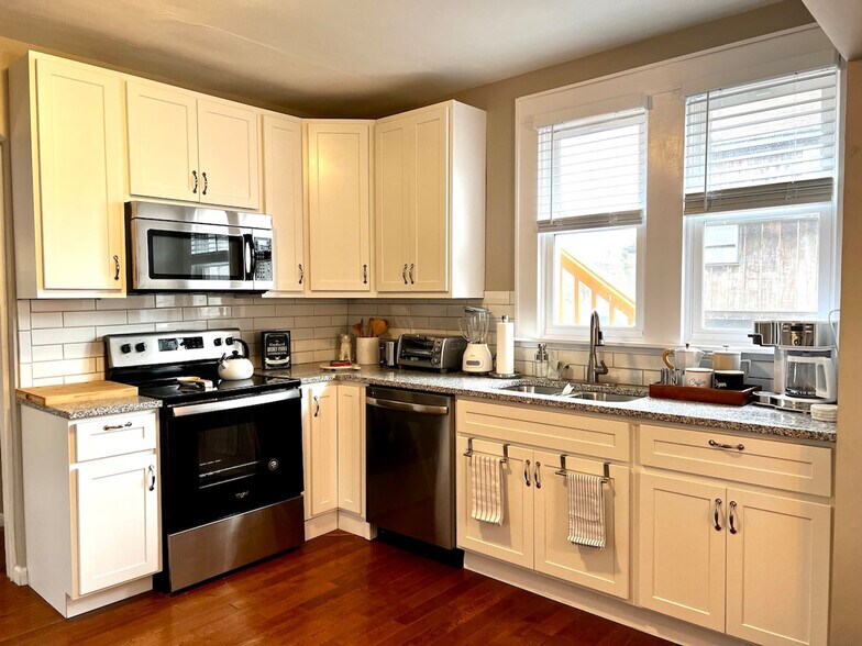 Building Photo - 1509 Clark St