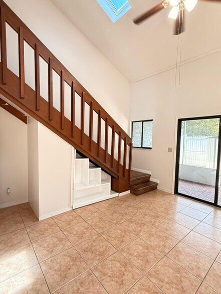 Building Photo - 387 Knox McRae Dr