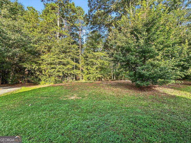 Building Photo - 212 Daisy Cir