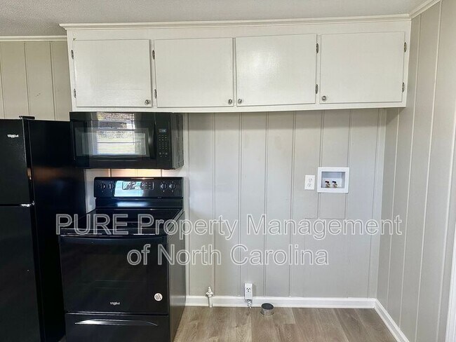 Building Photo - 504A Moore Dr